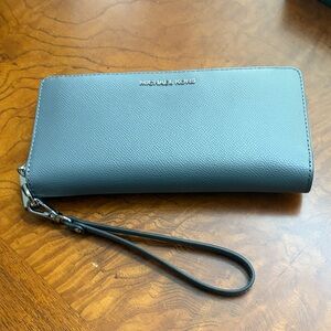 Michael Kors grey Wristlet Wallet leather nwt